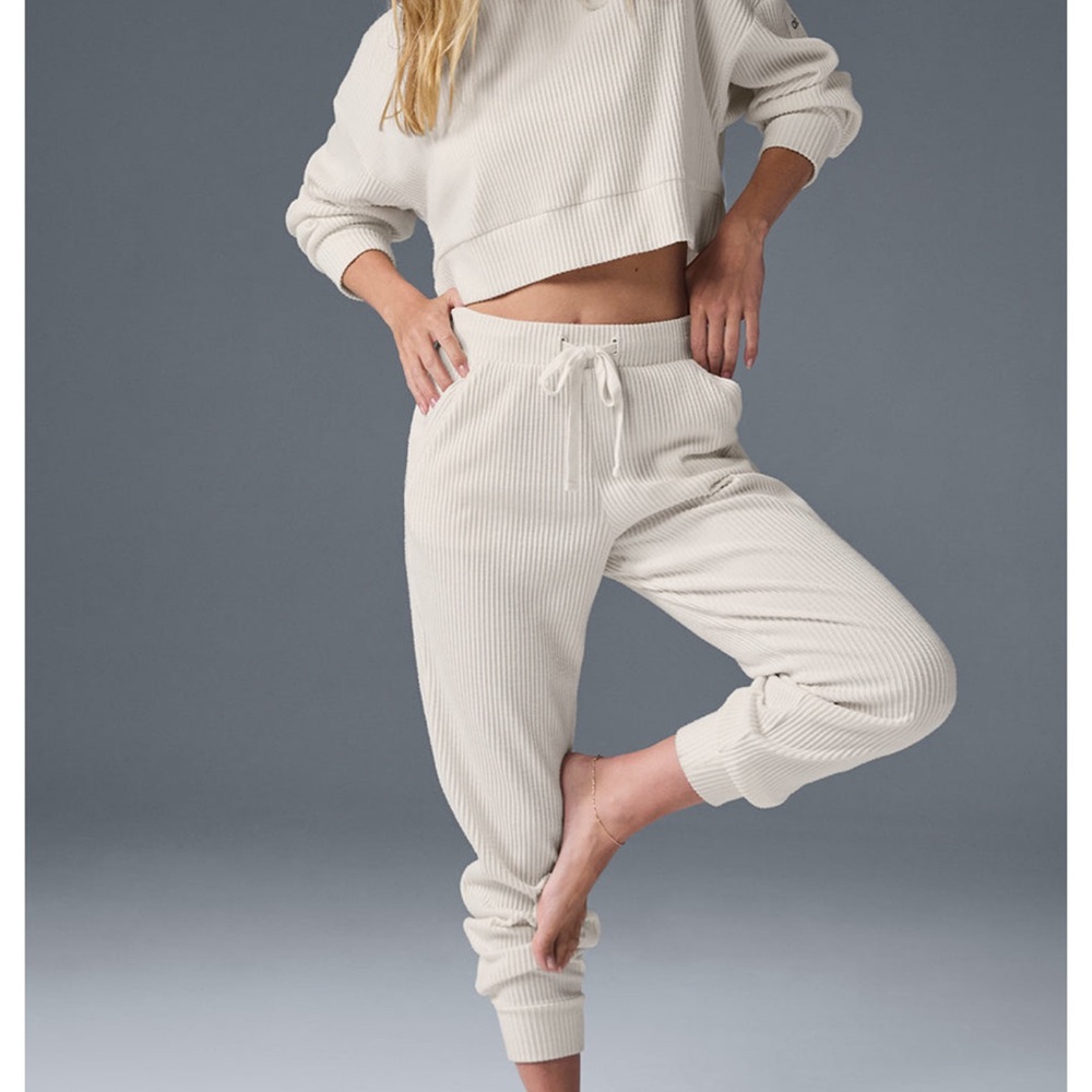 ALO Yoga Muse Sweatshirt XS & Joggers XXS